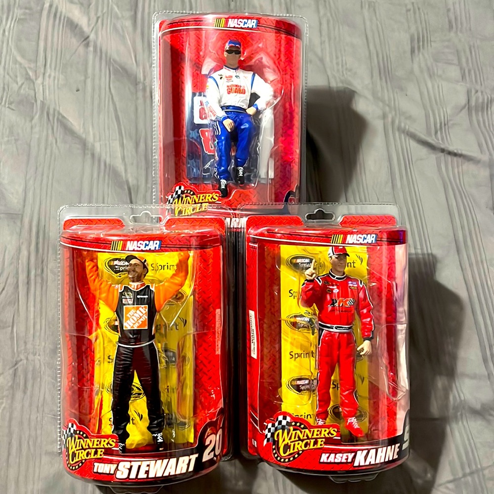 KASEY KAHNE #9, DALE EARNHARDT JR #88, TONY STEWART #20 Action Figures, New
